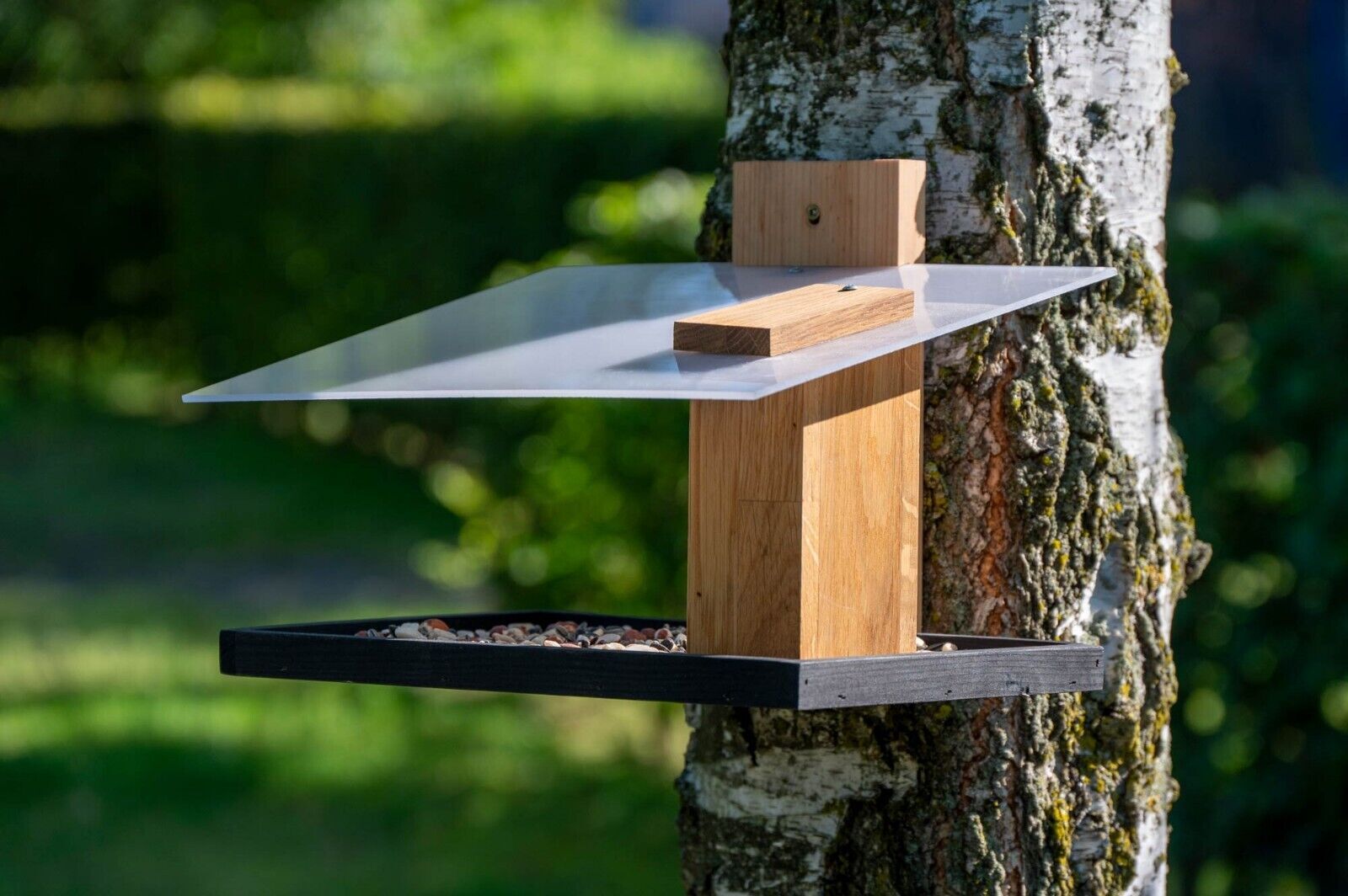 Holz, Futterhäuschen für Vögel