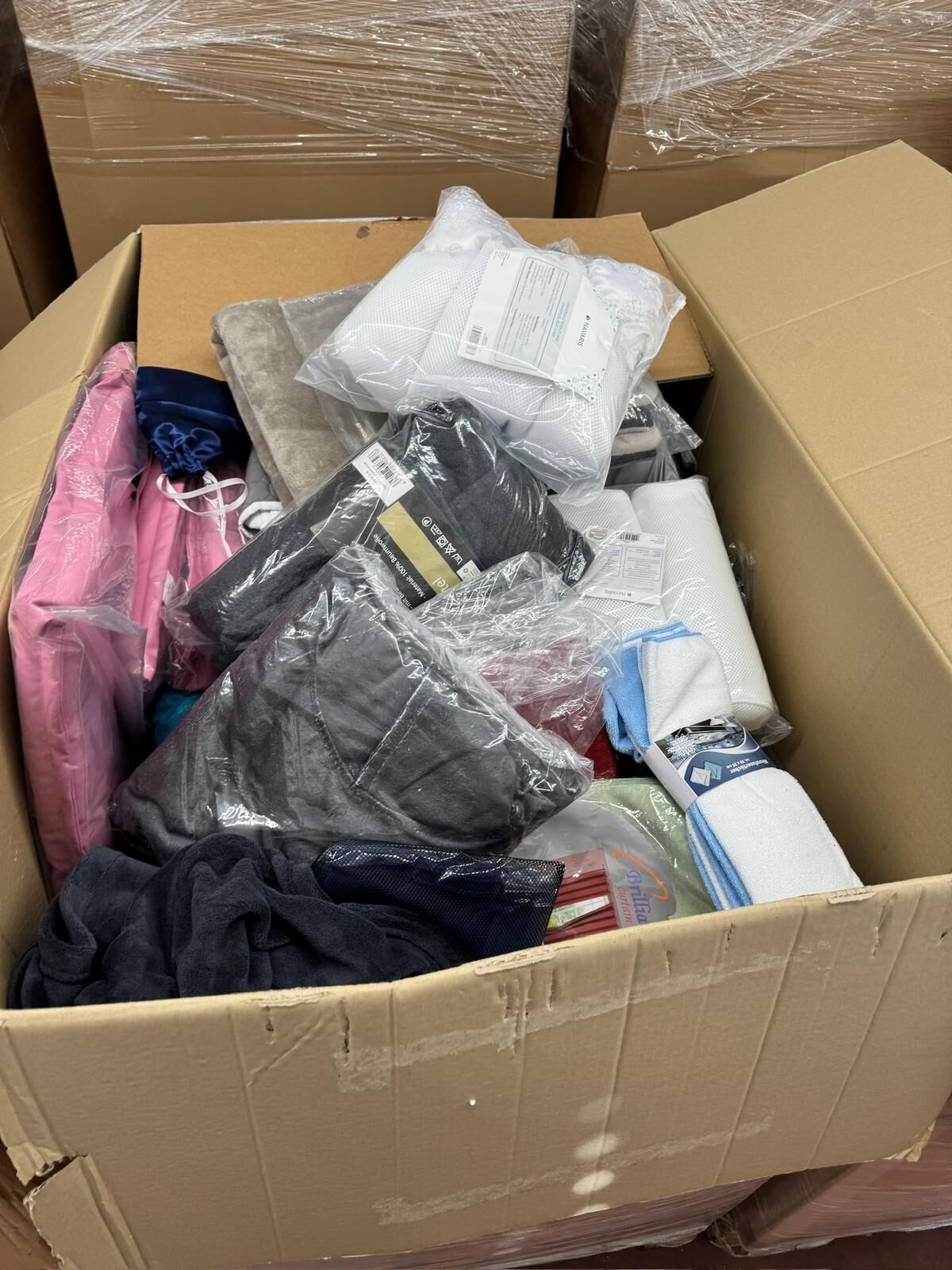 Kleidung, Korb, Karton, Körpergrößen, Schal