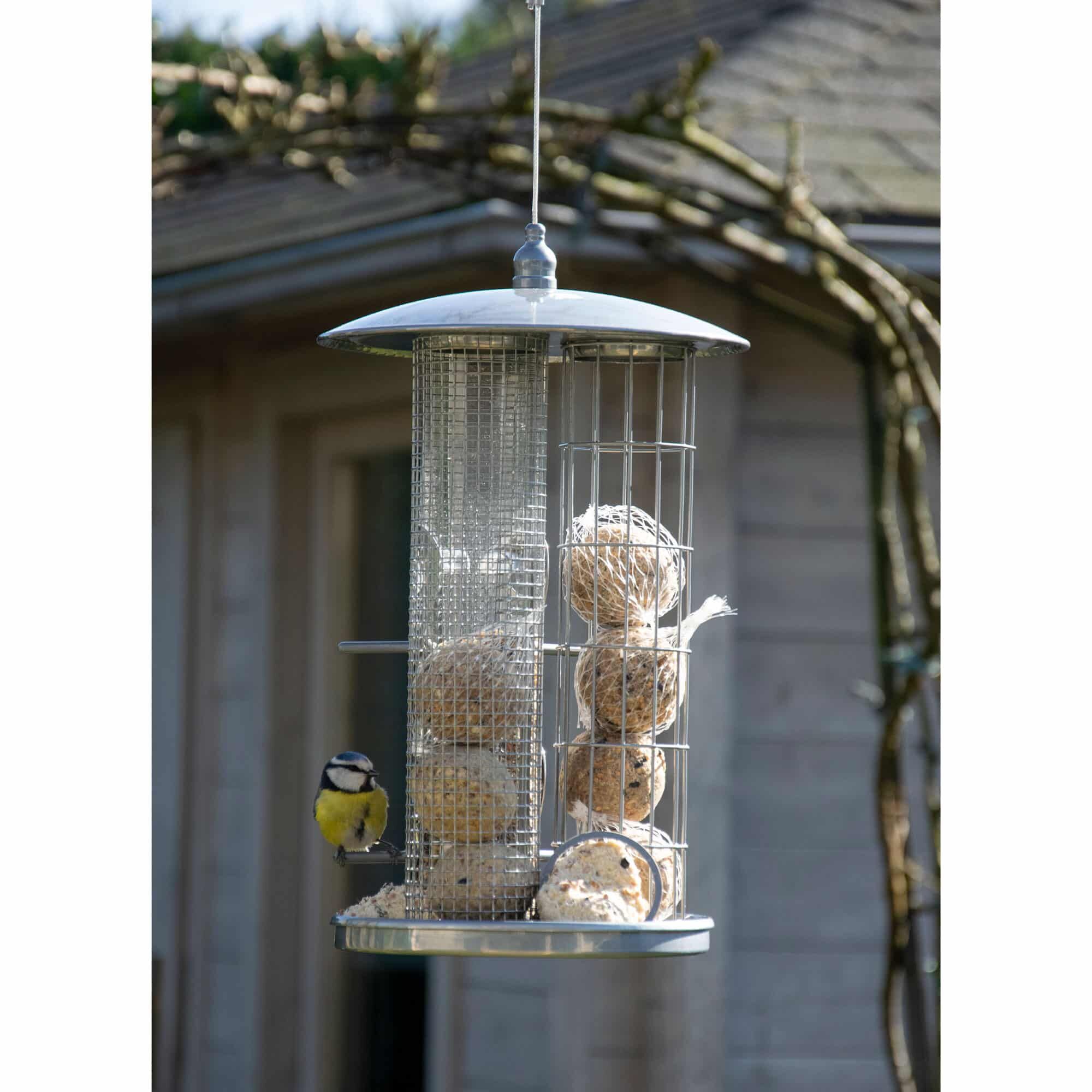 Vogelfutterspender, Futterautomat, Vogelhäuschen?, Meisenknödelhalter, Gitterbehälter